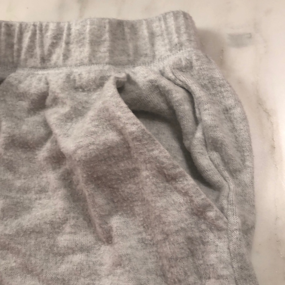 Shorts - Picture 3 of 4